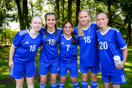 Lia Törnström, Chiara Turco, Leonella Lahdo, Isabella