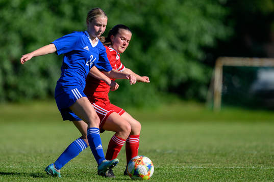 Tuva Sewerlid och Selma Boström