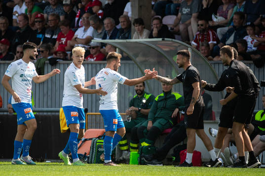 Värnamos Albion Ademi jublar