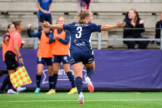 FC Rosengårds Gudrun Arnardottir jublar