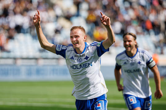 IFK Norrköpings Victor Stange Lind jublar