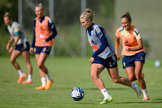 Rebecka Blomqvist  at a training session with the Swedish