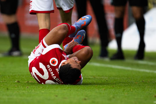Kalmars Romario Pereira Sipiao har ont