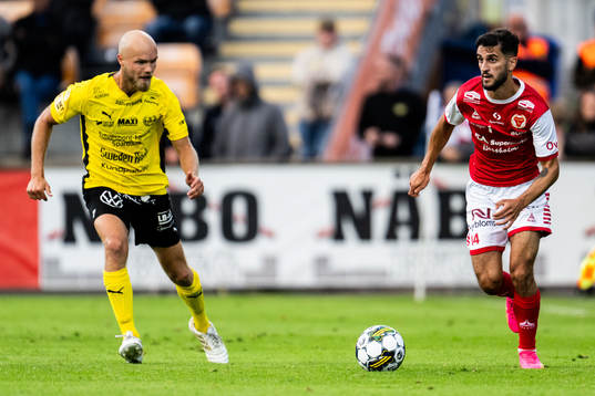 Mjällbys Viktor Gustafson och Kalmars Noah Shamoun