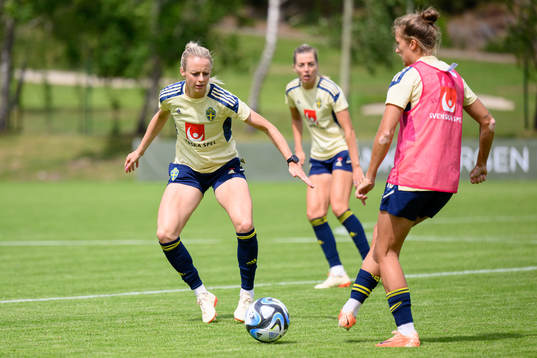 Amanda Ilestedt at a training session with the Swedish