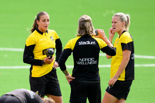 Häckens Rosa Kafaji och Josefine Rybrink