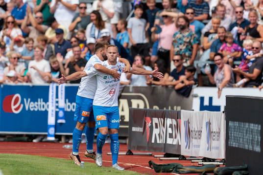 Värnamos Gustav Engvall jublar