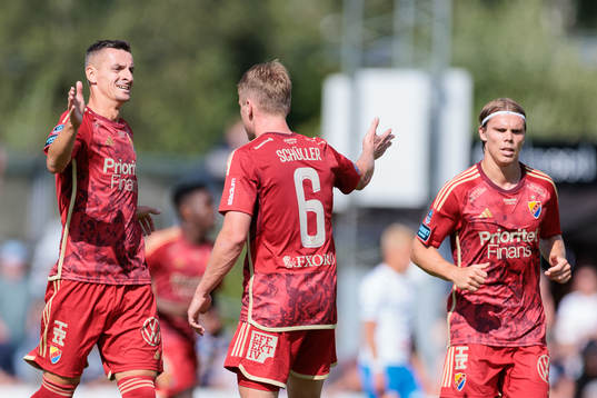 Djurgårdens Haris Radetinac och Rasmus Schuller jublar