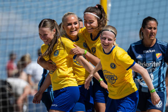 Vetlanda Uniteds Ottilia Johansson, Matilda Falk, Kasia