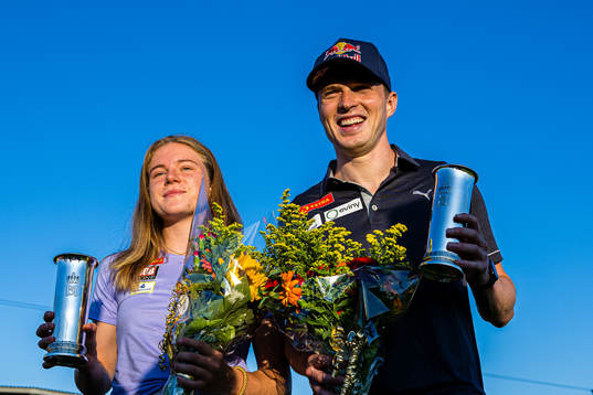 Henriette Jæger  and Karsten Warholm poses with