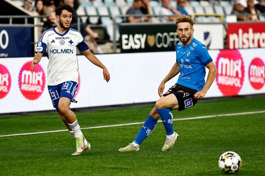 IFK Norrköpings Laorent Shabani och Halmstads  Jack