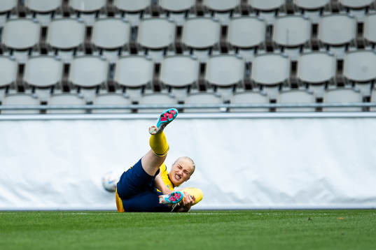 Wilma Leidhammar of Sweden in pain