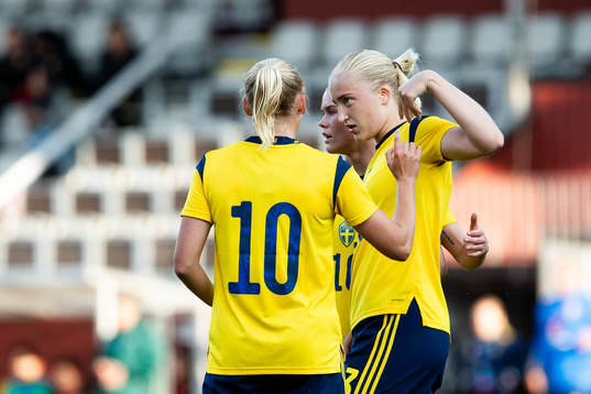 Stinalisa Johansson and Wilma Leidhammar of Sweden celebrate