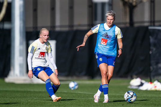 Anna Sandberg and Lina Hurtig of the Swedish women's