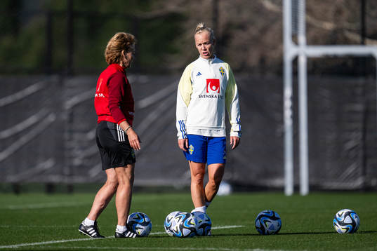 Physio Annica Näsmark and Caroline Seger of the Swedish