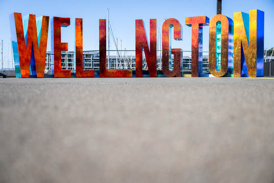 Letters reading ”Wellngton” is seen