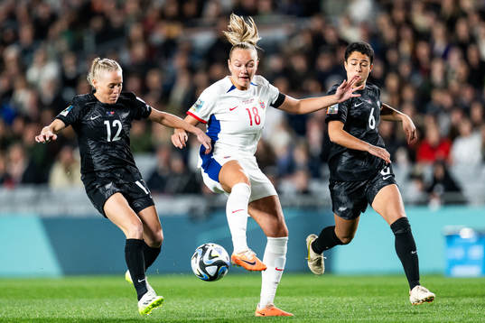 Betsy Hassett and Malia Steinmetz of New Zealand against
