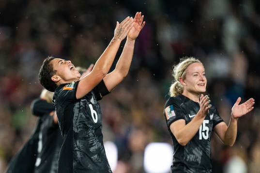Malia Steinmetz of New Zealand celebrates