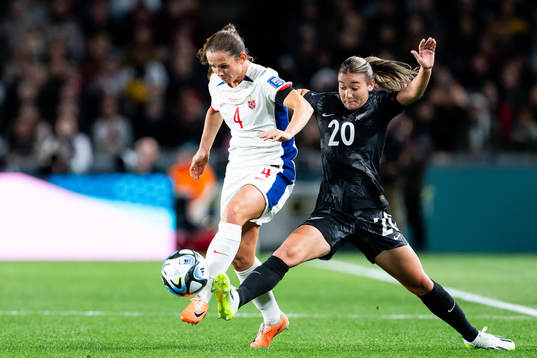 Tuva Hansen of Norway and Indiah-Paige Riley of New Zealand