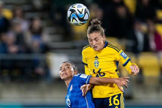 Arianna Caruso of Italy and Filippa Angeldahl of Sweden