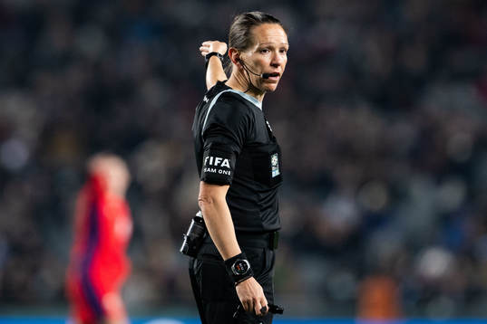 Referee Marie-Soleil Beaudoin