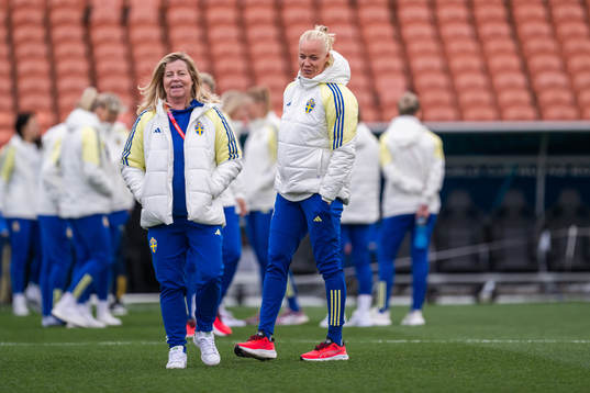 Team Manager Marika Domanski Lyfors and Caroline Seger of