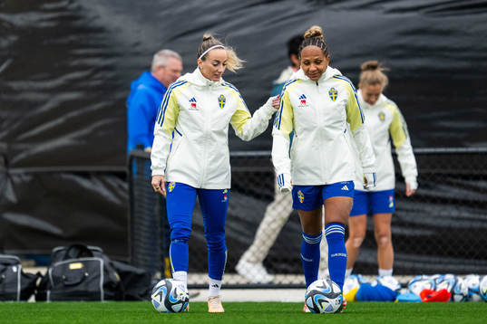 Kosovare Asllani and Madelen Janogy of the Swedish women's