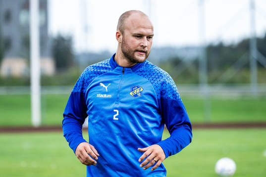 Eskilsminne IFs Christian Ljungberg värmer upp