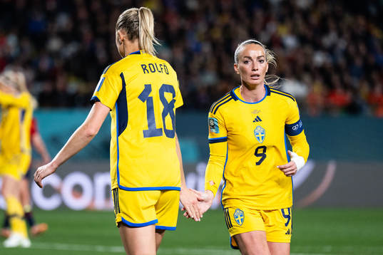 Fridolina Rolfö and Kosovare Asllani of Sweden