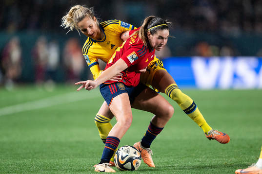 Nathalie Björn of Sweden and Mariona Caldentey of Spain