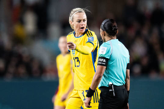 Amanda Ilestedt of Sweden reacts to referee Edina Alves