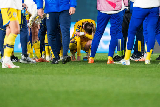 Kosovare Asllani of Sweden looks dejected