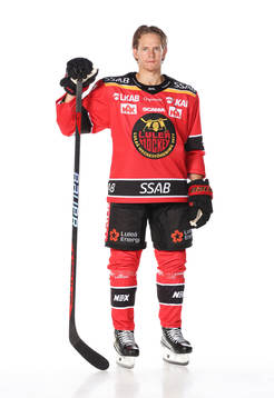 Luleås Marcus Hardegårdposerar för ett porträtt