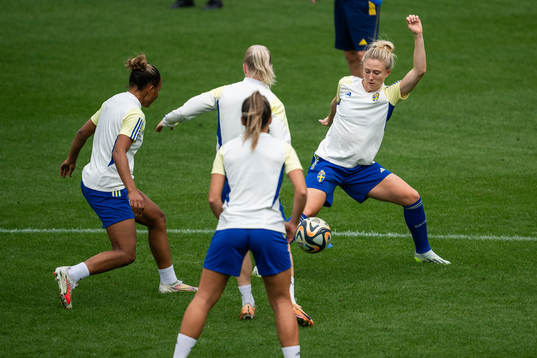 Madelen Janogy and Rebecka Blomqvist of the Swedish women's