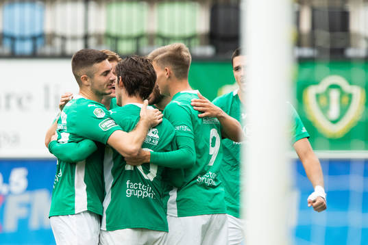 Spelare ur Jönköpings Södra jublar