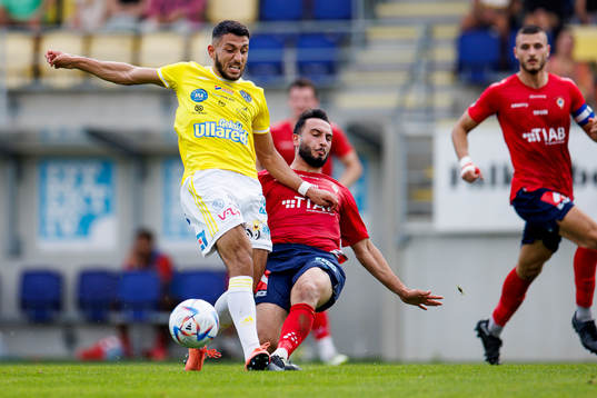 Falkenbergs Leonardo Farah Shahin och Vänersborgs Valon