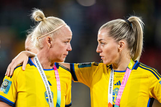 Caroline Seger and Linda Sembrant of Sweden at the award