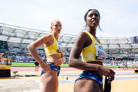 Maja Åskag and Khaddi Sagnia of Sweden compete in