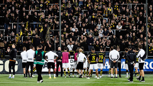 s spelare deppar framför sina supporters