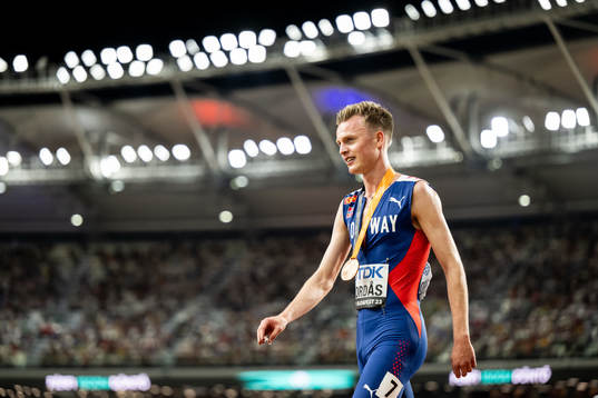 Narve Gilje Nordås of Norway with his bronze medal