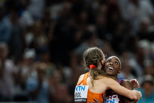 Femke Bol of the Netherlands and Shamier Little of USA