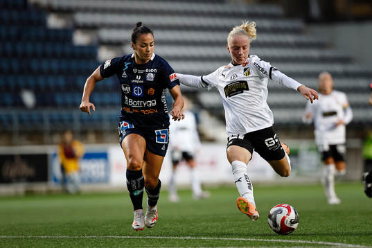 Linköpings Michelle De Jongh och Häckens Anna Sandberg