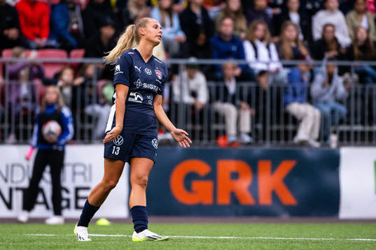 FC Rosengårds Olivia Holdt deppar