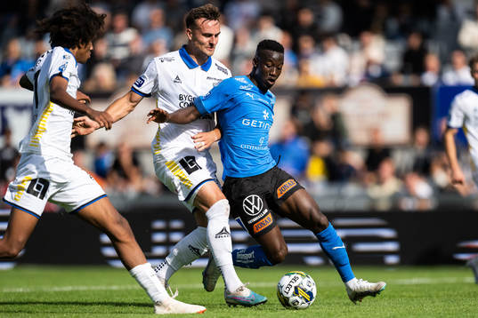 Sirius Henrik Castegren och Halmstads Naeem Mohammed