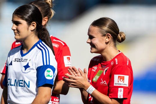 Örebros Maja Bodin bär vit tejp med texten ”Contigo