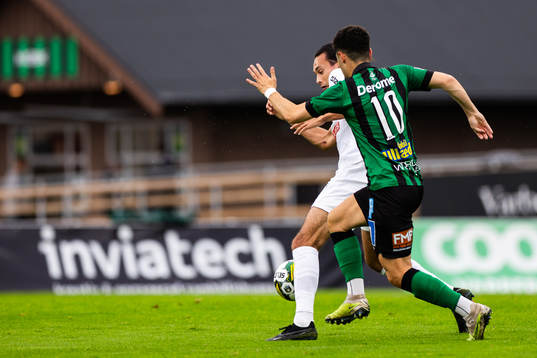 Varbergs Ismet Lushaku och Brommapojkarnas Monir Jelassi