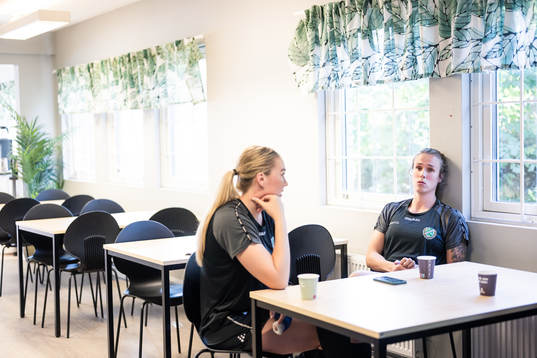 Önnereds Linnéa Wester och Thess Krönell