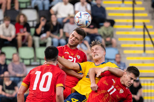 Hamza Ramani and Metodi Maksimov of North Macedonia against