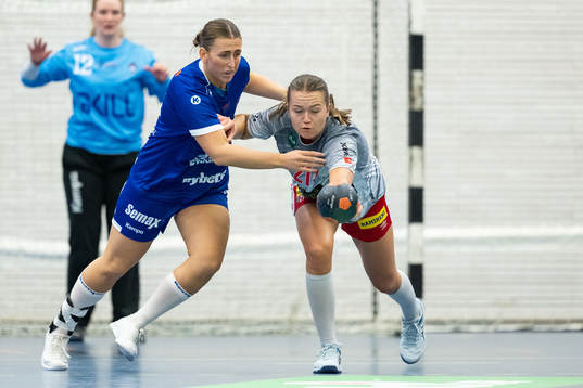 Hallbys Rebecca Hofsten och Skövdes Ida Eriksson