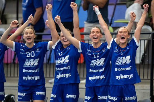 Hallbys Sandra Bergsten, Elin Johansson, Isa Franzen och